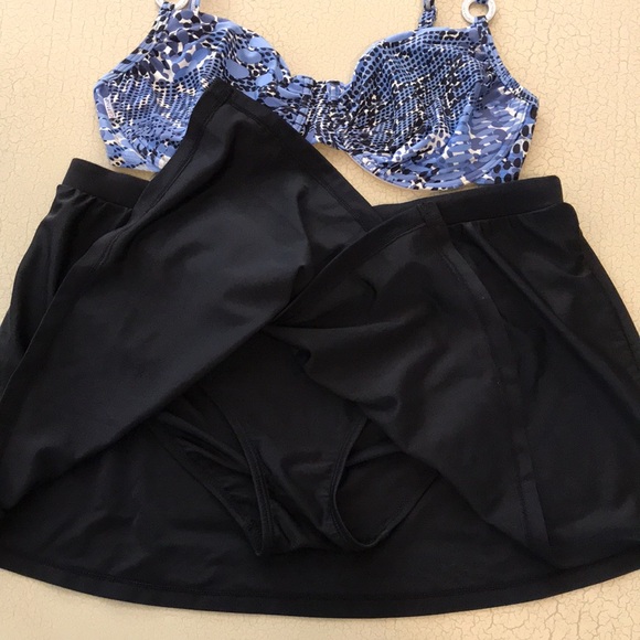 Christina 2 Piece Swim Set Size 12. - Picture 2 of 7